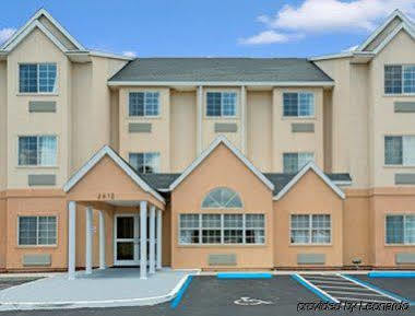 Microtel Inn&Suites by Wyndham Bushnell Exterior foto